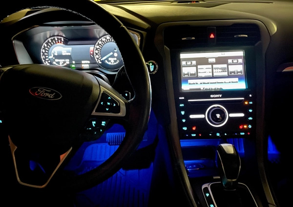 Ford Mondeo cena 51900 przebieg: 257000, rok produkcji 2015 z Warszawa małe 742